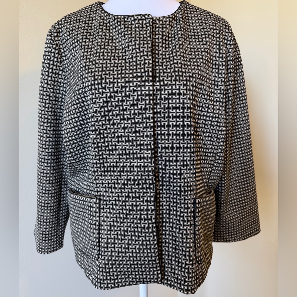NWT Ann Taylor Black White Beige Geo Print Blazer Sz L